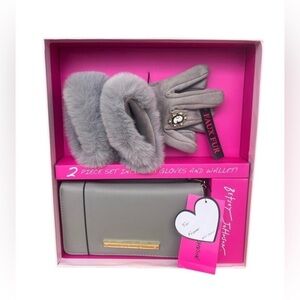 Betsey Johnson Gray Faux Fur Gloves & Wristlet Wallet Gift Set NWT
